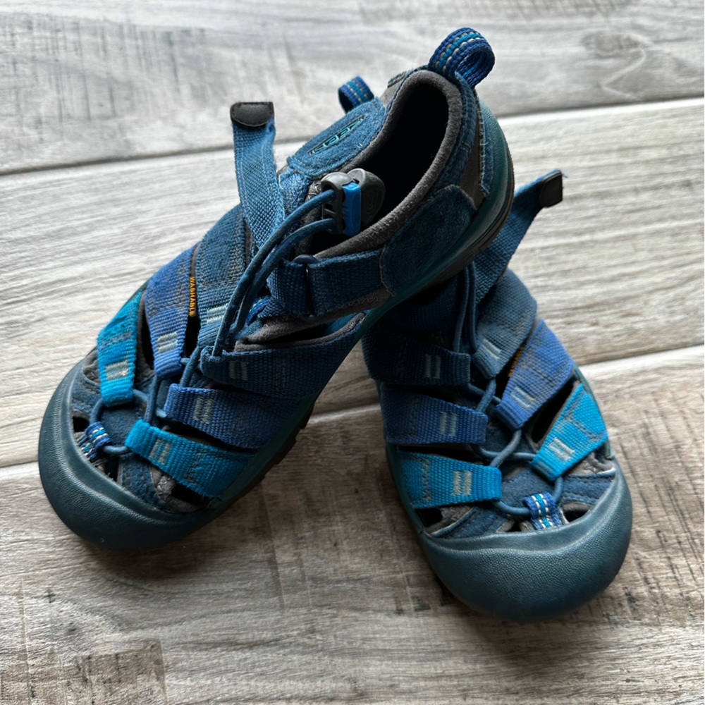 Keen boy sandles